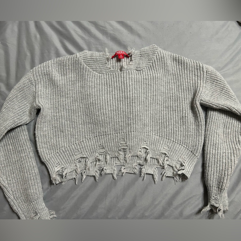 Women’s cropped sweater. Size small.